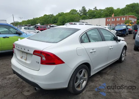 2012 Volvo S60 T5 z USA, uszkodzony, nr VIN YV1622FS6C2119716